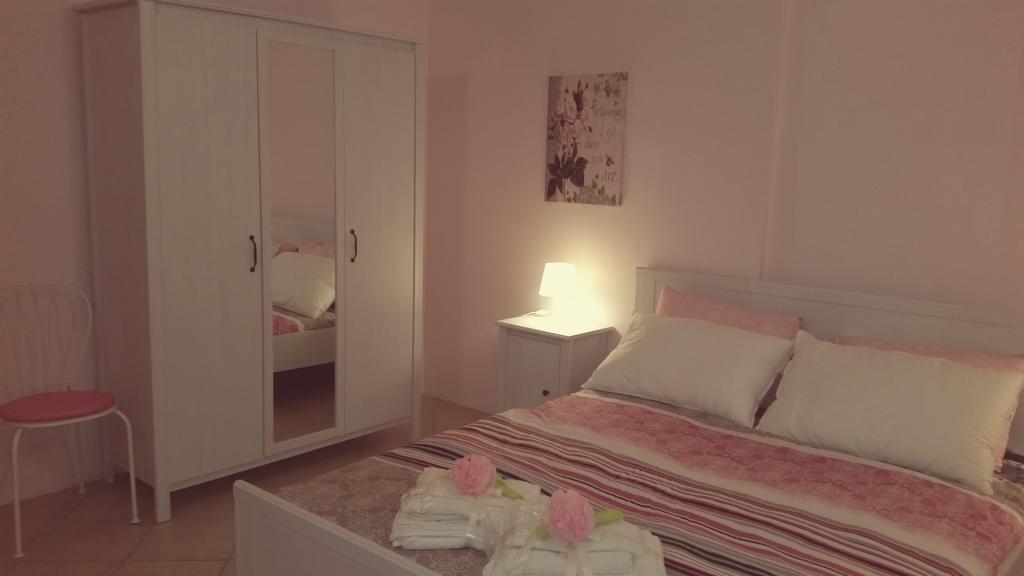B&B La Rosa Taranto Exterior photo